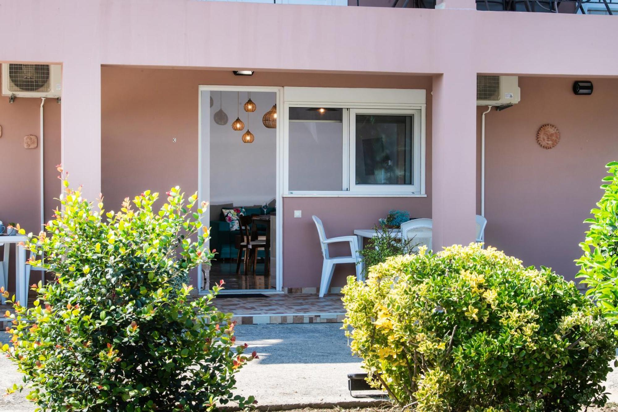 Ruellia Luxury Apartments Kalligoni 外观 照片
