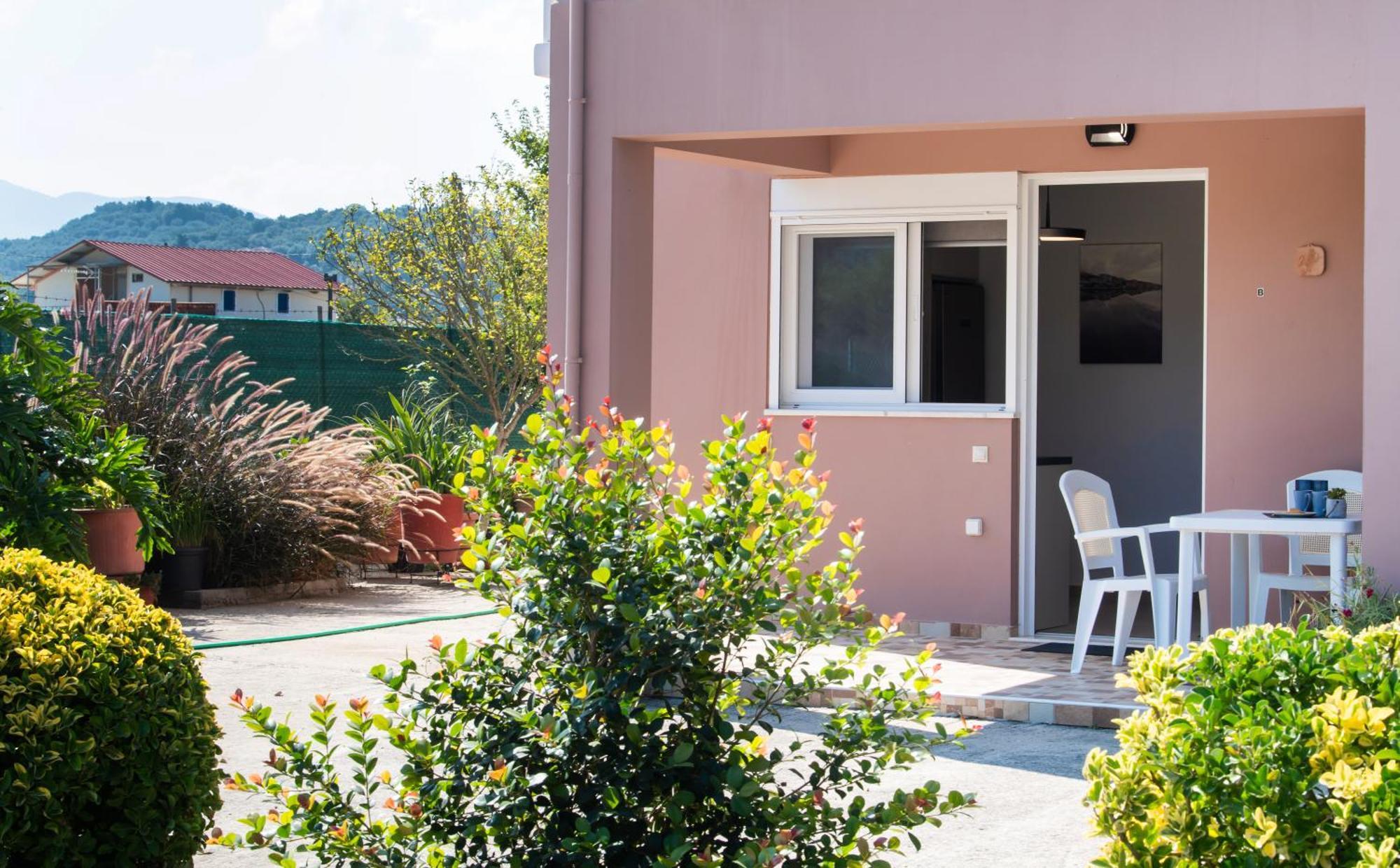 Ruellia Luxury Apartments Kalligoni 外观 照片